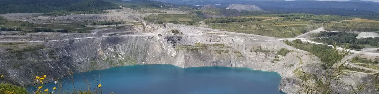 Mine Lake - Thetford Mines - Puits eau turquoise